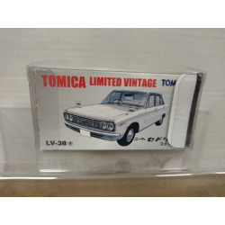 NISSAN CEDRIC WHITE 1:64 TOMICA LIMITED VINTAGE LV-38a