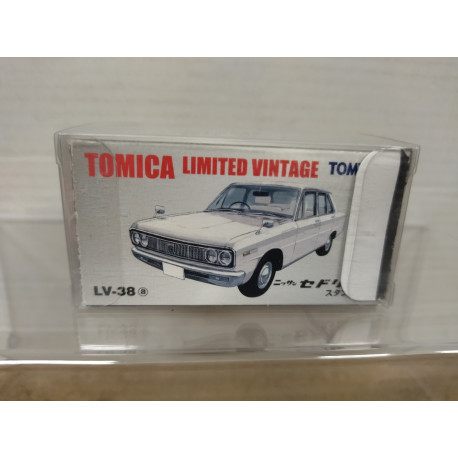 NISSAN CEDRIC WHITE 1:64 TOMICA LIMITED VINTAGE LV-38a