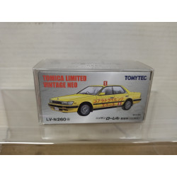 NISSAN LAUREL DRIVING SCHOOL CAR 1:64 TOMICA LIMITED VINTAGE NEO LV-N260a