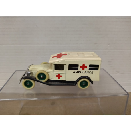 PACKARD VAN 1936 AMBULANCE apx 1:76/7cm Long LLEDO DAYS GONE NO BOX