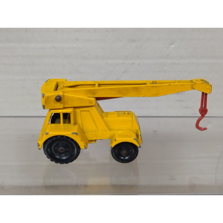 TAYLOR JUMBO CRANE LESNEY 11 1:86/apx 1:64 MATCHBOX NO BOX