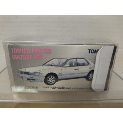 NISSAN LAUREL 2500 MEDALIST V WHITE 1:64 TOMICA LIMITED VINTAGE LV-N259a