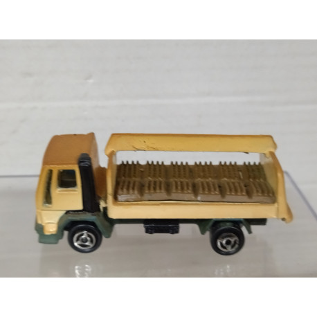 FORD TRUCK REPINTADO/DESGUACE 1:100/apx 1:64 MAJORETTE