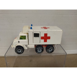 MERCEDES-BENZ UNIMOG U406 AMBULANCE 1:55 SIKU 2218 NO BOX