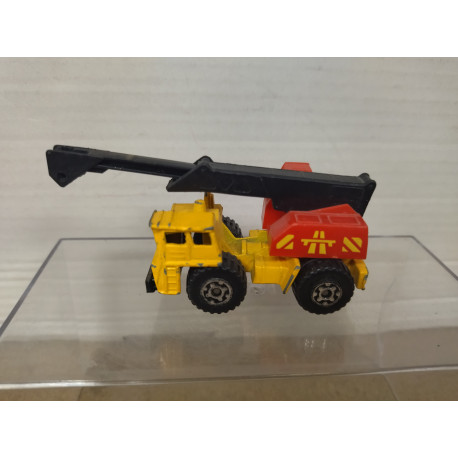 MOBILE CRANE MB42 1:90/apx 1:64 MATCHBOX NO BOX