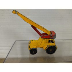 TAYLOR JUMBO CRANE LESNEY 11 (2) 1:86/apx 1:64 MATCHBOX NO BOX