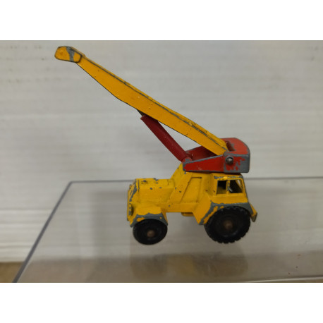 TAYLOR JUMBO CRANE LESNEY 11 (2) 1:86/apx 1:64 MATCHBOX NO BOX