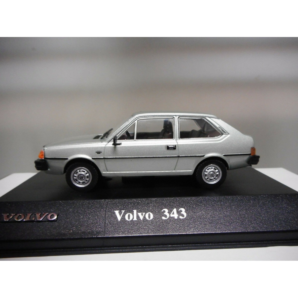 Volvo 240 Polis 8506049 (2014) - Ixo / Editions Atlas
