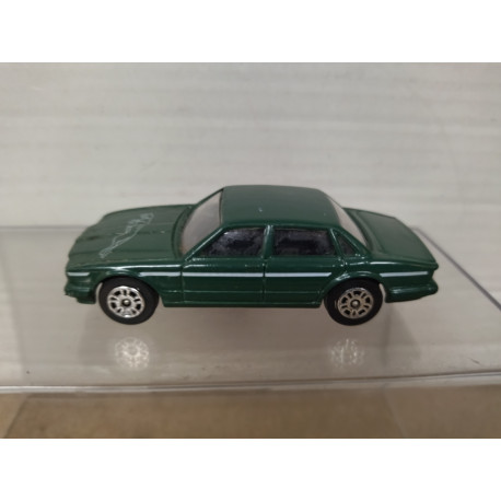 JAGUAR XJ40 GREEN (2) apx 1:64 CORGI NO BOX
