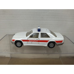 MERCEDES-BENZ W124 300 TE NOTARZT 1:55/apx 1:64 SIKU 1063/64 NO BOX