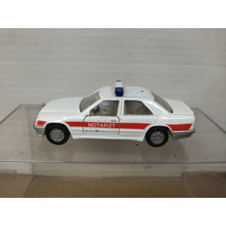 MERCEDES-BENZ W124 300 TE NOTARZT 1:55/apx 1:64 SIKU 1063/64 NO BOX