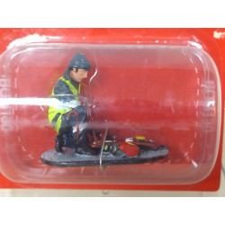 BOM 130 BOMBERO/FIREFIGHTER 2010 FRANCE 1:32 DelPRADO FIGURES