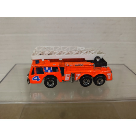 FIRE ENGINE (OSHKOSH) RED n4 MB18 1:92/apx 1:64 MATCHBOX NO BOX