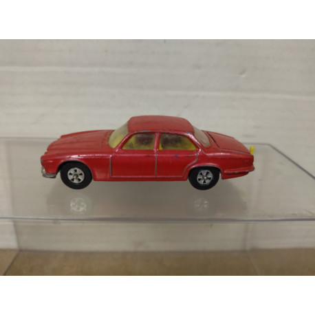JAGUAR XJ6 4.2 RED apx 1:64 CORGI WHIZZWHEELS NO BOX
