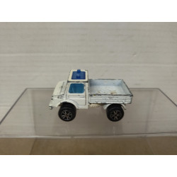 MERCEDES-BENZ UNIMOG LIFTER WHITE (2) 1:82/apx 1:64 MAJORETTE 215 NO BOX