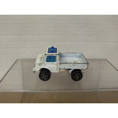 MERCEDES-BENZ UNIMOG LIFTER WHITE (2) 1:82/apx 1:64 MAJORETTE 215 NO BOX