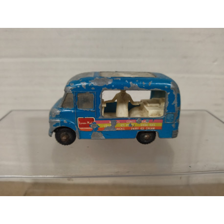COMMER ICE CREAM TRUCK LESNEY 47 1:85/apx 1:64 MATCHBOX NO BOX