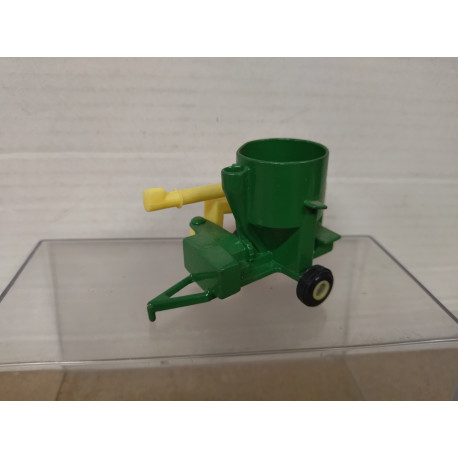 FARM MIXER ERTL NO BOX