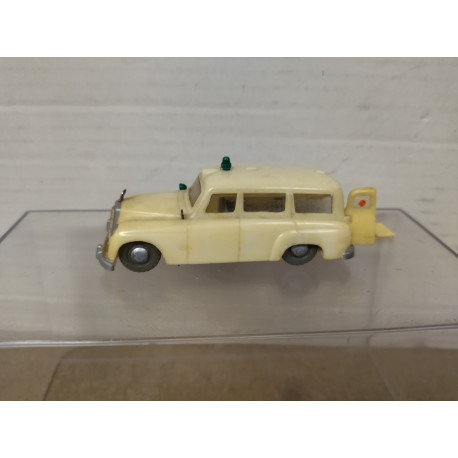 MERCEDES-BENZ 180 BINZ AMBULANCE 1:60/apx 1:64 SIKU V71 PLASTIC NO BOX