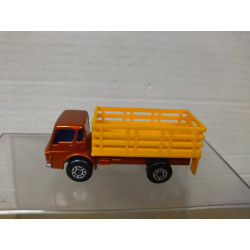 DODGE CATTLE TRUCK RED MB71/apx 1:64 MATCHBOX NO BOX