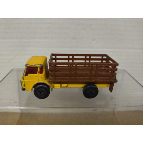 DODGE CATTLE TRUCK YELLOW MB71/apx 1:64 MATCHBOX NO BOX