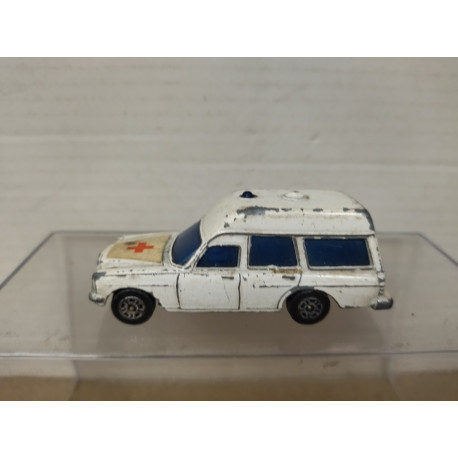 MERCEDES-BENZ W115 220 D AMBULANCE (3) apx 1:64 CORGI JUNIORS NO BOX