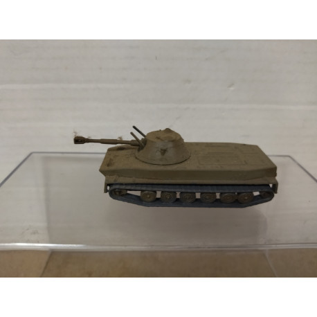 BTR-50 PERSONNEL CARRIER DESGUACE/REPINTADO 1:87 H0 EKO
