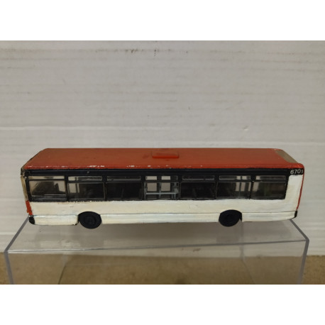 RENAULT AUTOBUS TMB TRANSKIT 1:87 H0 SUCIO/NO BOX