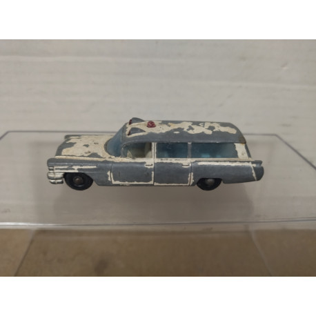 S & S CADILLAC AMBULANCE LESNEY 54 (3) 1:87/apx 1:64 MATCHBOX NO BOX