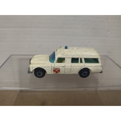 MERCEDES-BENZ BINZ AMBULANCE LESNEY 3 (3) 1:69/apx 1:64 MATCHBOX NO BOX