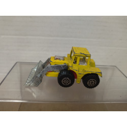 EXCAVADORA AMARILLA apx 1:64 MIRA 161 NO BOX
