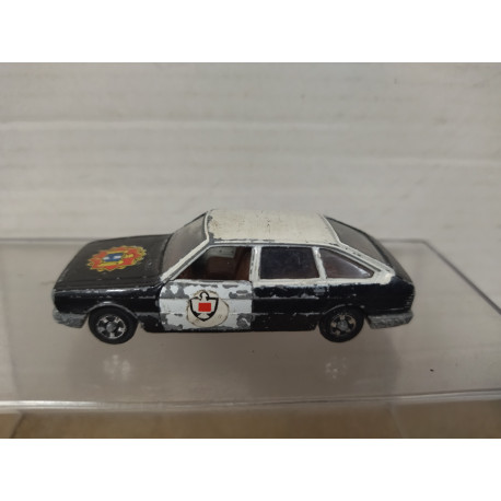 CHRYSLER 150 GLS BLANCO/NEGRO apx 1:64 MIRA 142 NO BOX
