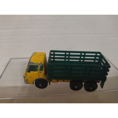 DODGE CATTLE TRUCK YELLOW LESNEY 37 (2) 1:86/apx 1:64 MATCHBOX NO BOX