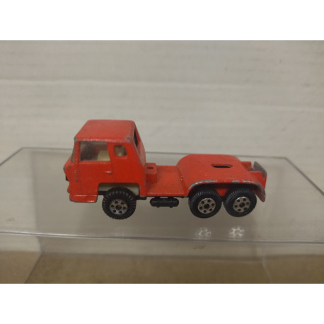 BERNARD TRUCK RED 1:100/apx 1:64 YATMING NO BOX