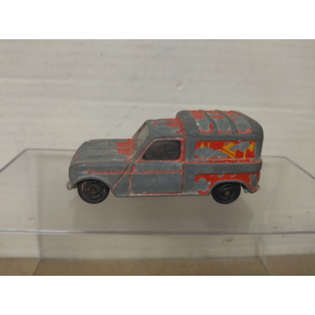 RENAULT 4 L FOURGONNETTE POMPIERS (2) 1:55/apx 1:64 MAJORETTE 230 NO BOX