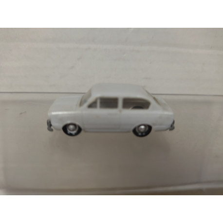 SEAT 850 BERLINA GRIS CLARO (FIAT 850) 1:87 H0 EKO BOX VINTAGE
