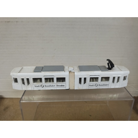 TRANVIA ARTICULADO/ARTICULATED TRAMWAY apx 1:64 SIKU 1615 NO BOX