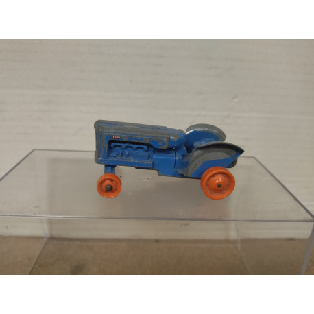 FORDSON TRACTOR 1:42apx/1:64 MATCHBOX K-11 KING SIZE NO BOX
