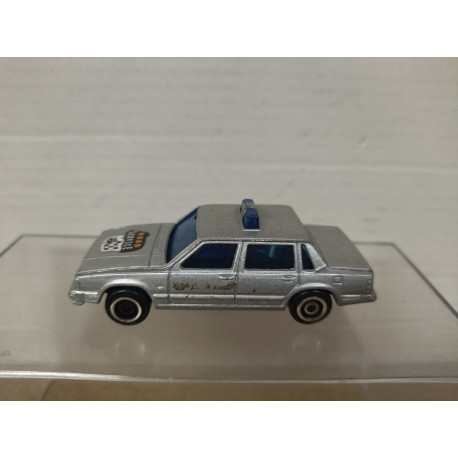 VOLVO 760 ROAD SERVICE apx 1:64 PILEN NO BOX
