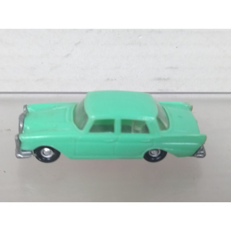 MERCEDES-BENZ W110/111 220 VERDE 1:87 H0 EKO BOX VINTAGE