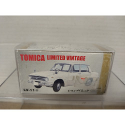 ISUZU BELLETT 1300 1:64 TOMICA LIMITED VINTAGE LV-11a