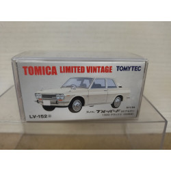 DATSUN BLUEBIRD 2-DOOR SEDAN 1:64 TOMICA LIMITED VINTAGE LV-152a