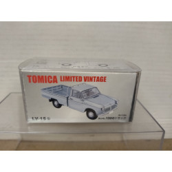 DATSUN 1200 TRUCK WHITE 1:64 TOMICA LIMITED VINTAGE LV-15b