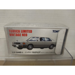 NISSAN GLORIA 4-DOOR HARDTOP 1:64 TOMICA LIMITED VINTAGE NEO LV-N46a