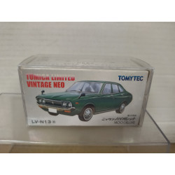 NISSAN VIOLET 1400 DELUXE 1:64 TOMICA LIMITED VINTAGE NEO LV-N13a