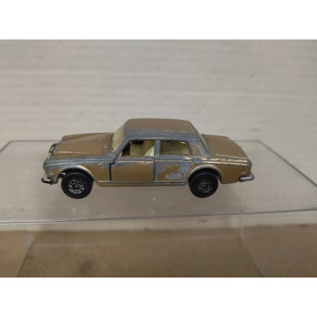 ROLLS ROYCE SILVER SHADOW II CHAMPAGNE SUPERFAST 39 1:67/apx 1:64 MATCHBOX NO BOX