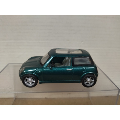MINI COOPER 2001 GREEN/WHITE 1:40 SMART TOYS NO BOX