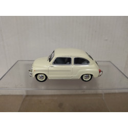 SEAT 600 MATRICULA GR-33958 1:43 SALVAT SOLIDO NO BOX