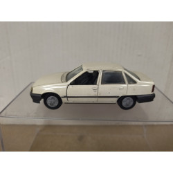 OPEL KADETT E GLS SEDAN 4P WHITE 1:43 GAMA MINIAUTO 1198
