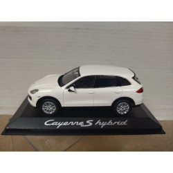 PORSCHE CAYENNE S HYBRID WHITE 1:43 MINICHAMPS